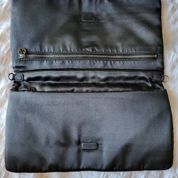 100% authentic guaranteed Tory Burch Reva purse in great condition - Picture 3 of 8